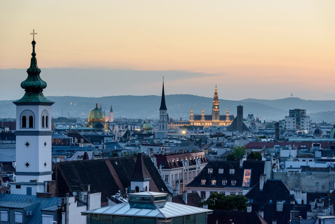 Change of scenery? Sydney → Vienna for just €323