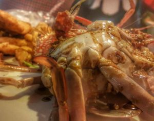 filipino boodle fight in Dubai seafood in a bucket