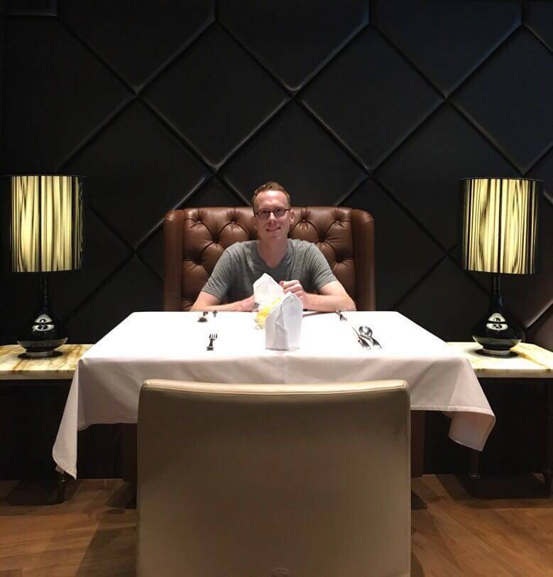 Singapore Airlines First Class suites private dining lounge