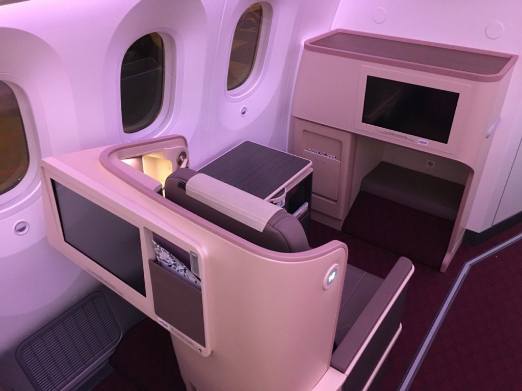 juneyao business class dreamliner b787-9 back