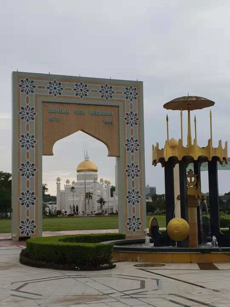 Brunei Sultan square view mosque