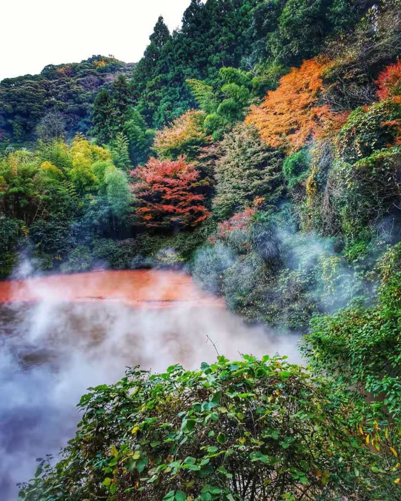 7 hells of Beppu red pool